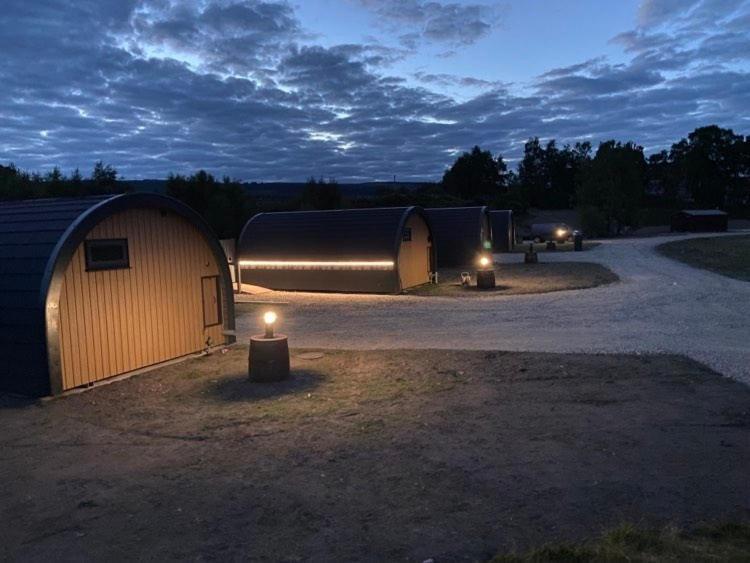 Newmore Highland Pods With Hot Tubs On Nc500 Invergordon Exterior foto